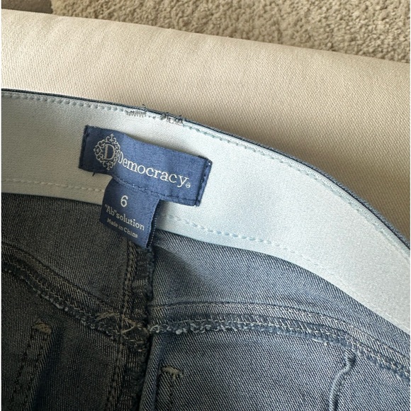 Democracy Blue Jeans “ab-solution “ Size 6 - Picture 4 of 10